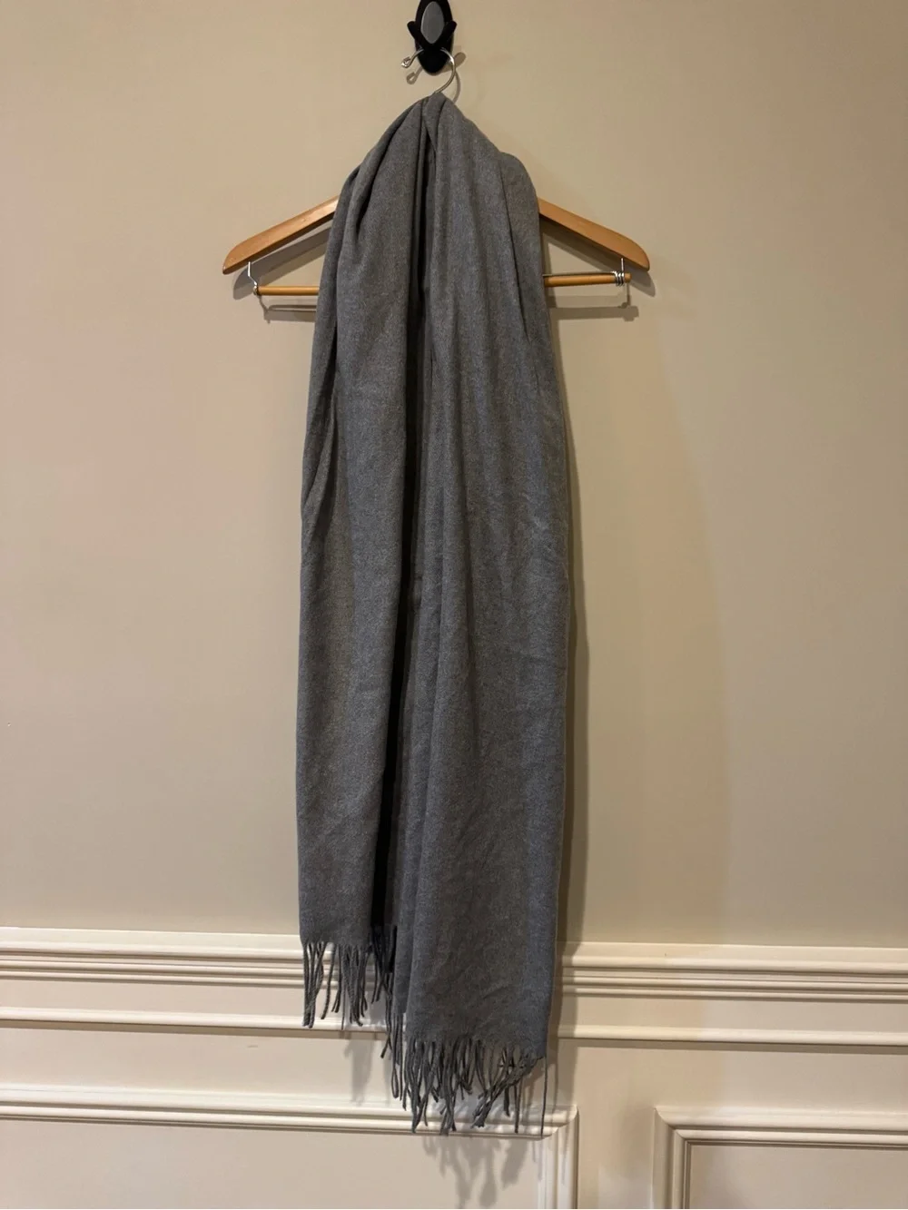 Sky Cashmere Gray Knit Scarf